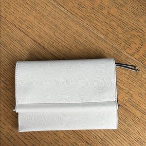 Alfani women’s Toggle crossbody white